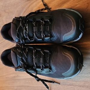 NEW, Womens North Face Vectiv  future Light Sneaker